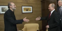 پیام رهبر انقلاب به رئیسجمهور روسیه توسط لاریجانی تسلیم شد پیام رهبر انقلاب به رئیسجمهور روسیه توسط لاریجانی تسلیم شد