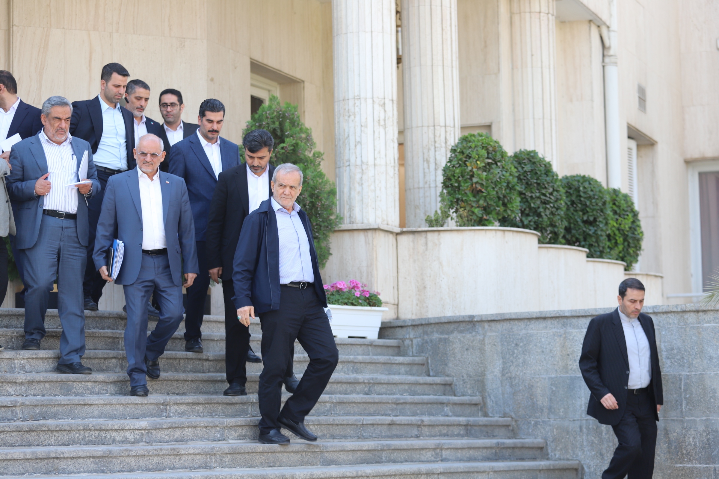 لزوم پرهیز از اتهام‌زنی و پرخاشگری