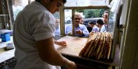 عقبماندگی قیمت نان از تورم؛ دولت برای نانوایان ۱۱۰۰ میلیارد تومان یارانه پرداخت میکند عقبماندگی قیمت نان از تورم؛ دولت برای نانوایان ۱۱۰۰ میلیارد تومان یارانه پرداخت میکند