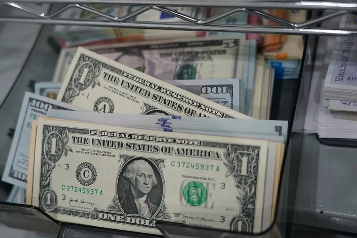 دلار در مسیر تعادل؛ آیا بازار ارز از نوسانات هیجانی فاصله گرفت؟ دلار در مسیر تعادل؛ آیا بازار ارز از نوسانات هیجانی فاصله گرفت؟