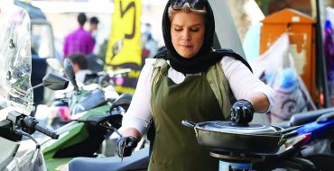 نیمی از جمعیت ایران در حاشیه اقتصاد