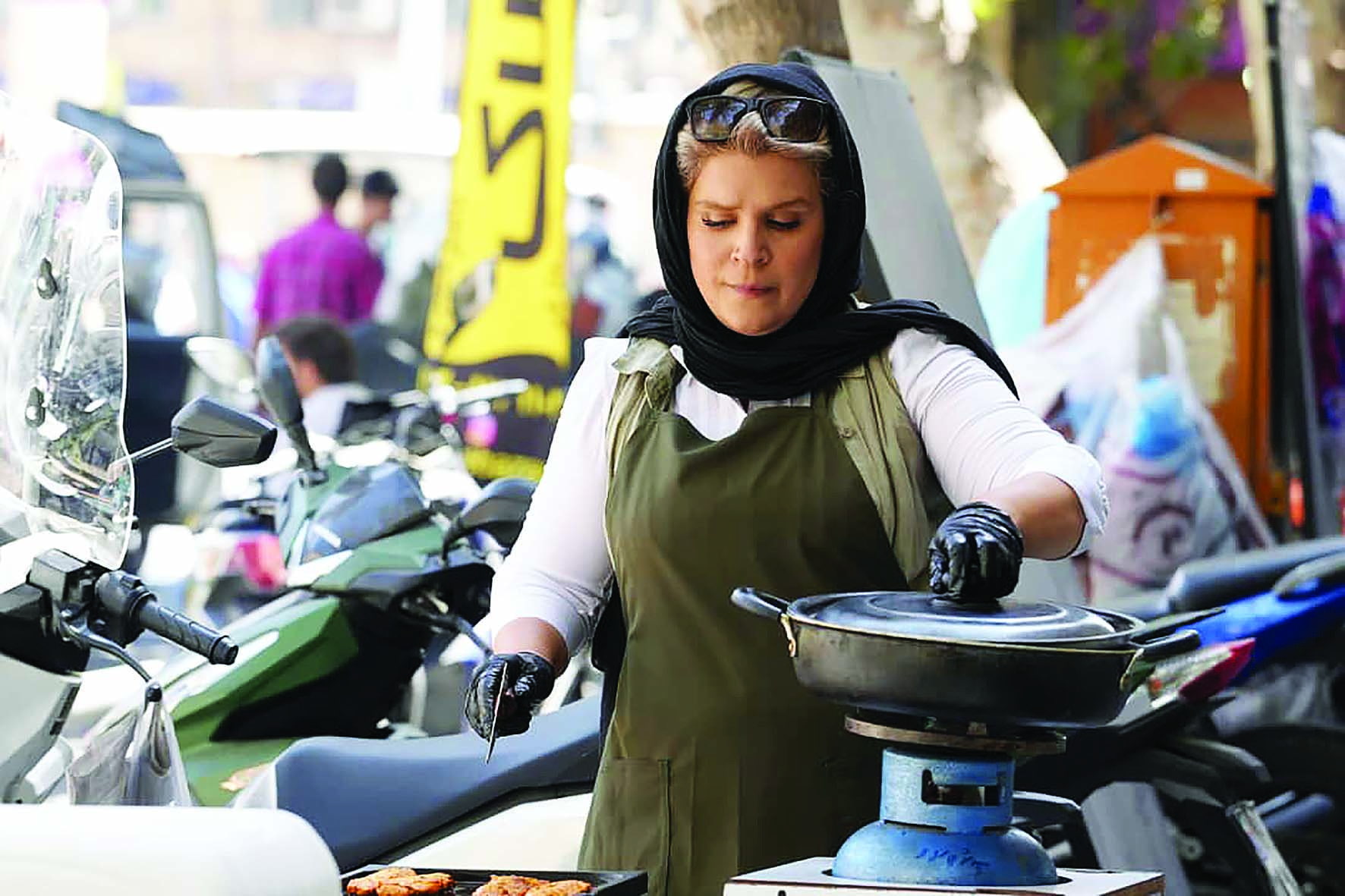 نیمی از جمعیت ایران در حاشیه اقتصاد نیمی از جمعیت ایران در حاشیه اقتصاد