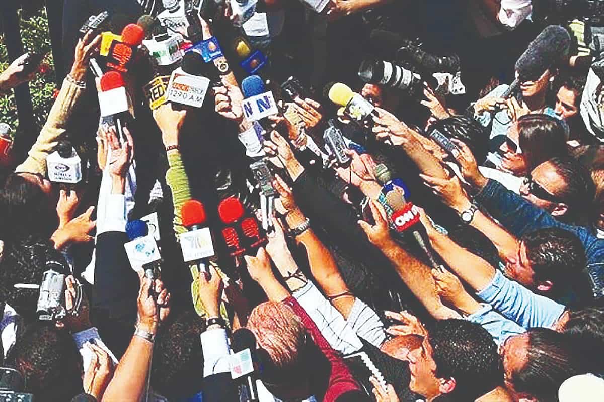 هیس، روزنامه‌نگاران فریاد نمی‌زنند!