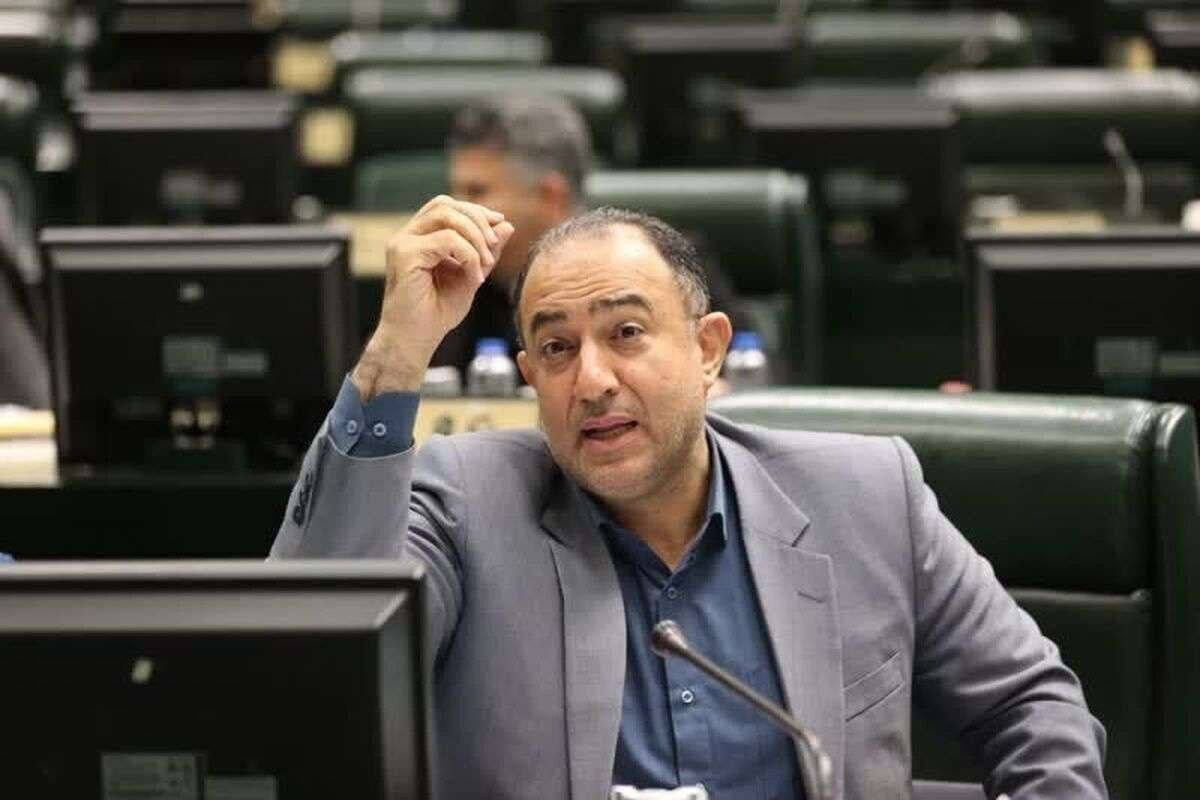 فاطمی: واردات قطره‌چکانی خودرو، تلاطم بازار را تشدید کرد