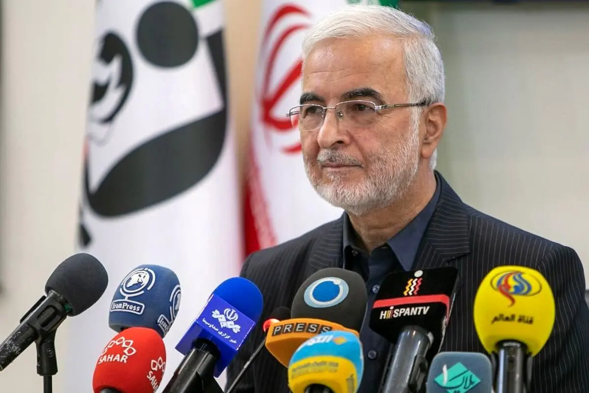 دولت در مورد بازگشت گشت ارشاد سکوت نکرد، بلکه اختیار را به وزارتخانه دیگری سپرد دولت در مورد بازگشت گشت ارشاد سکوت نکرد، بلکه اختیار را به وزارتخانه دیگری سپرد
