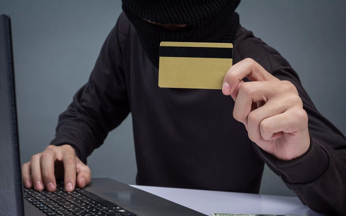 هشدار به مشتریان بانک آینده؛ هر پیامکی با نام بانک ملی واقعی نیست!