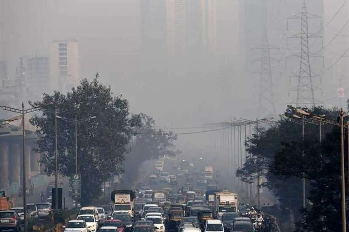 هشدار عضو مجلس درباره افزایش بنزین: مردم منتظر گرانی و تورم باشند؟