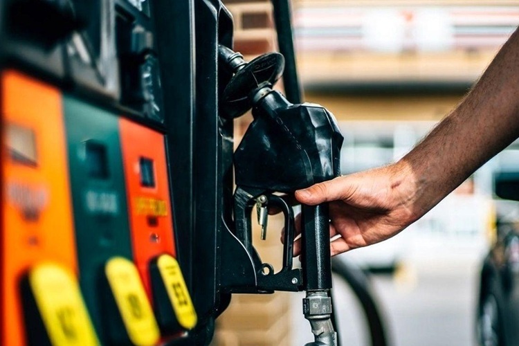 هشدار نماینده مجلس: راهکار واقعی حل مشکل تورم است نه افزایش قیمت بنزین