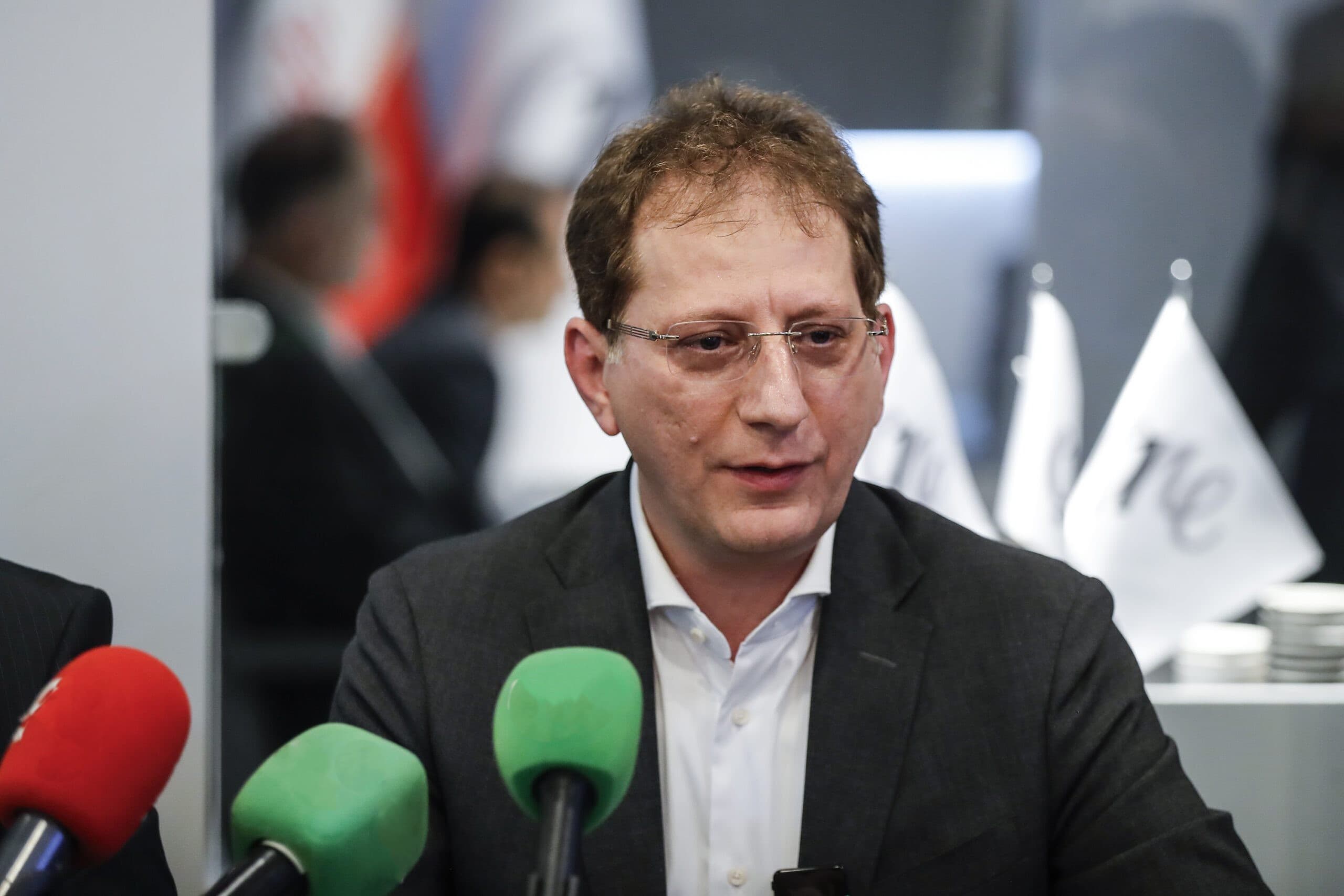 سکوت نهادهای رسمی در برابر پیش‌بینی‌های تحریک‌آمیز بابک زنجانی چه پیامدی دارد؟