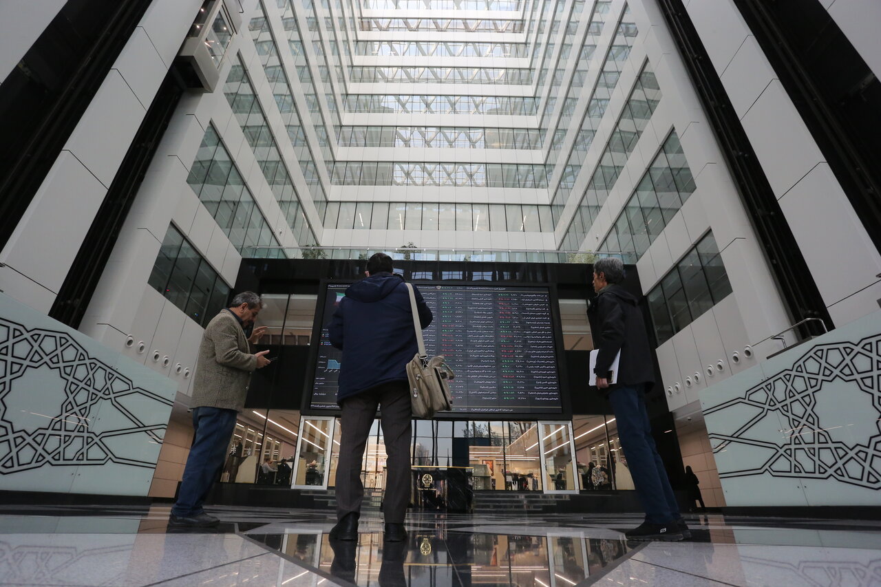 چرخش نقدینگی و اصلاح سنگین بورس؛ بازار در انتظار بودجه و نرخ‌های انرژی