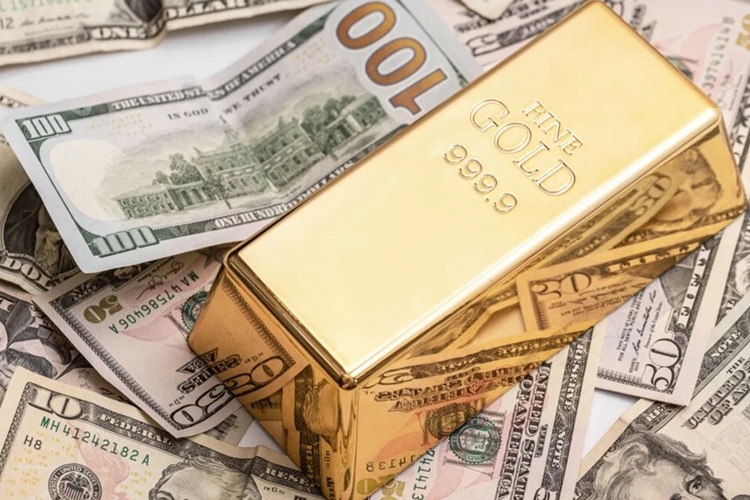 قیمت طلا تحت فشار دلار سقوط کرد