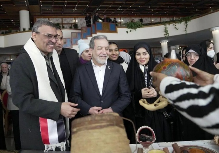 از اینفلوئنسر تا همسر دیپلمات؛ واکنش‌ها به حضور رسانه‌ای همسر عراقچی