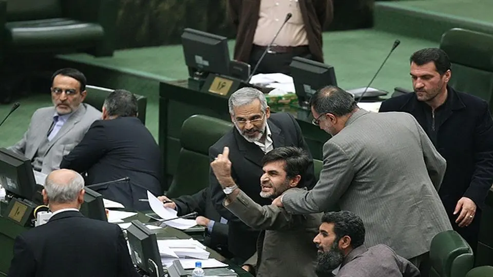 تذکر کوچکزاده درباره کنوانسیون سایبری؛ آیا قراردادهای خارجی بدون مصوبه مجلس امضا میشوند؟ تذکر کوچکزاده درباره کنوانسیون سایبری؛ آیا قراردادهای خارجی بدون مصوبه مجلس امضا میشوند؟