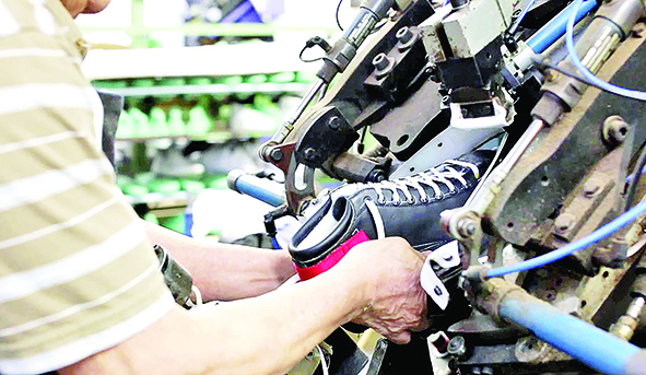 بحران زیر پای صنعت کفش