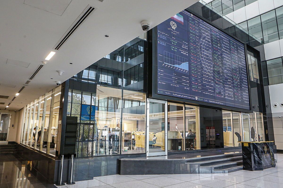 رشد خودجوش بورس، نه حمایت دولت؛ پیش‌بینی بازار برای شنبه ۲۴ آبان