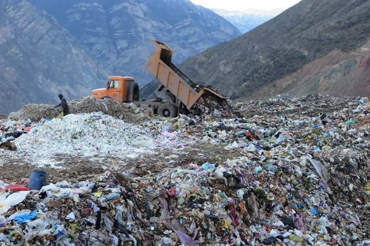 معضل نیم‌قرن زباله در ساری؛ بوی تعفن همچنان آزاردهنده