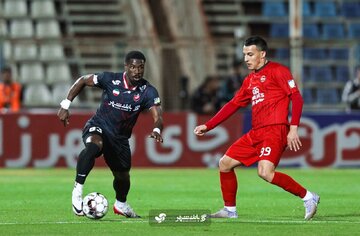 بازی پرسپولیس و تراکتور در جام حذفی به تعویق افتاد