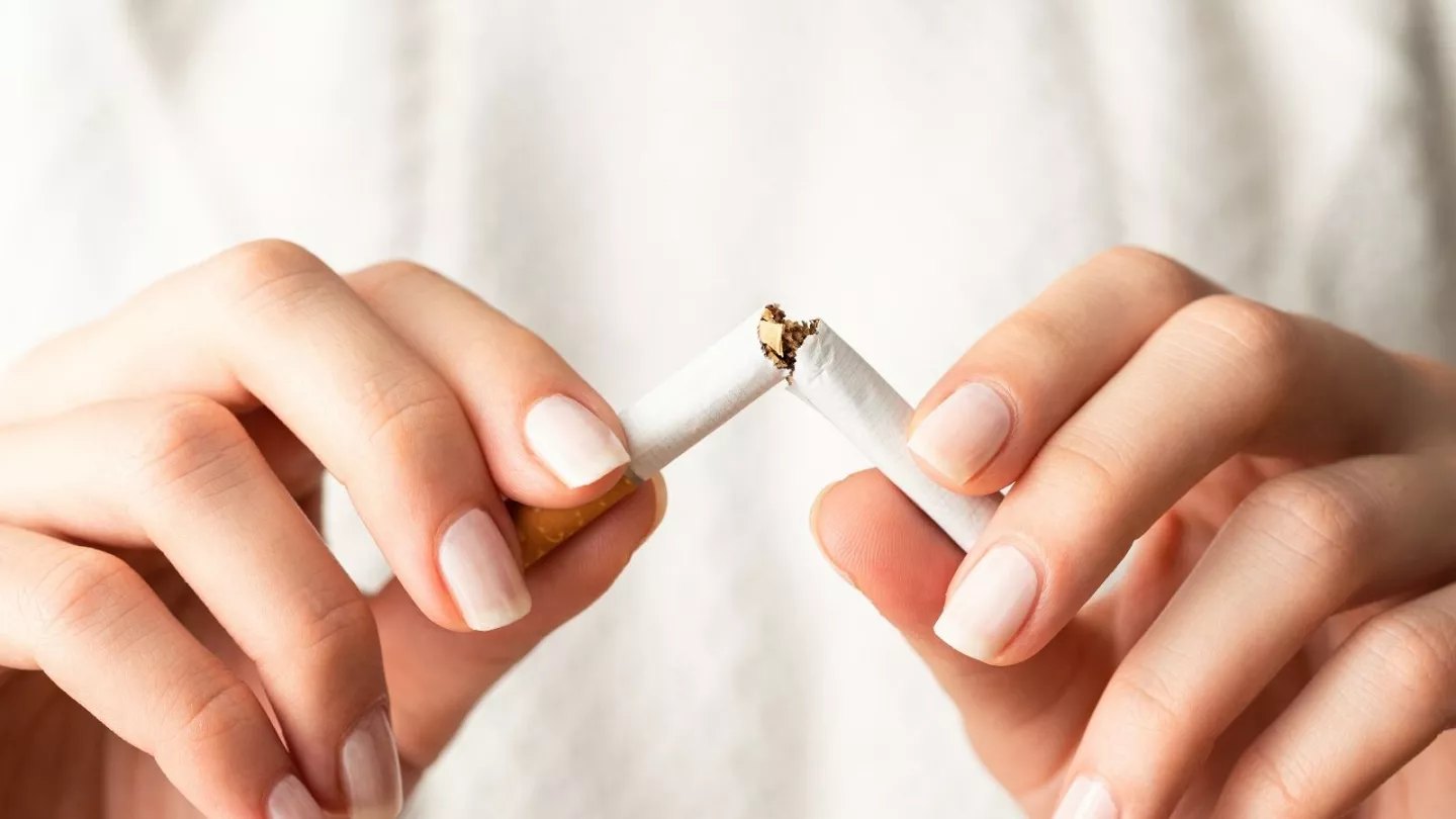 ترک سیگار زنان؛ هورمون‌ها، تصویر اجتماعی و فشار جامعه چه نقشی دارند؟