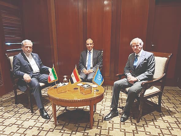 تلاش قاهره برای حل‌وفصل پرونده هسته‌ای ایران