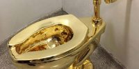 توالت طلای ۱۲ میلیون دلاری؛ شاهکار عجیب هنرمند خالق موز جنجالی!