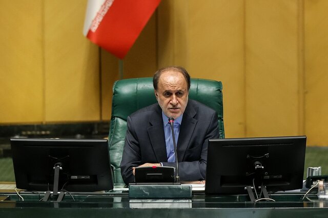 حمیدرضا حاجی‌بابایی: تا تصویب قانون جدید، پرداخت‌ها به شکل علی‌الحساب مستقیم انجام شود