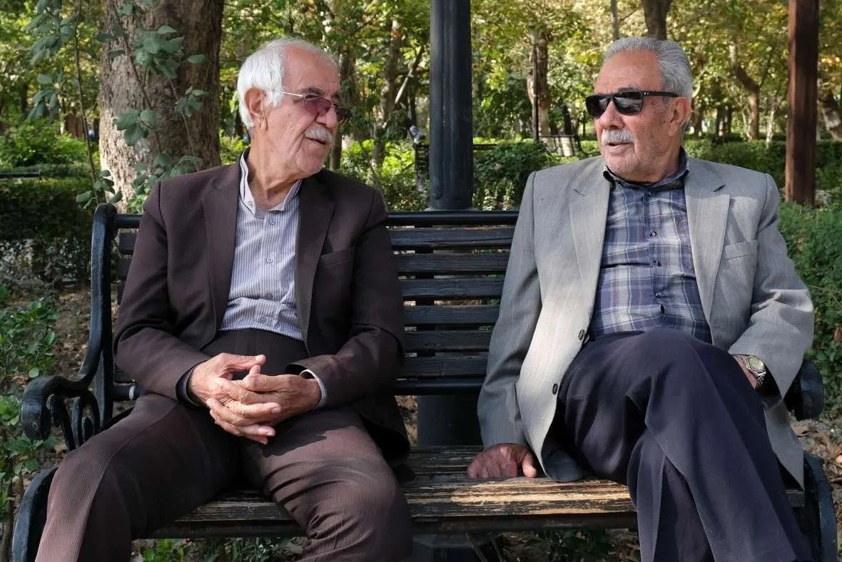 بازنشستگان در انتظار: چرا حقوق آبان هنوز پرداخت نشده است؟