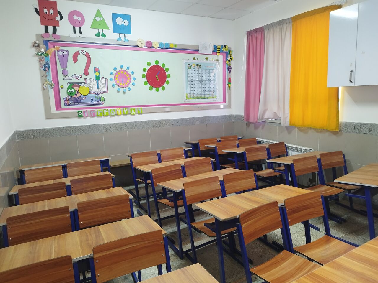 استاندار تهران: خروج اتباع غیرمجاز ۳۲۰۰ کلاس درس را خالی کرد