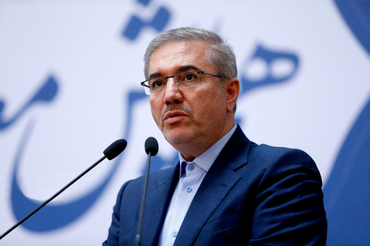 چرا رئیس سابق سازمان برنامه معتقد است ارز ترجیحی باید حفظ شود؟