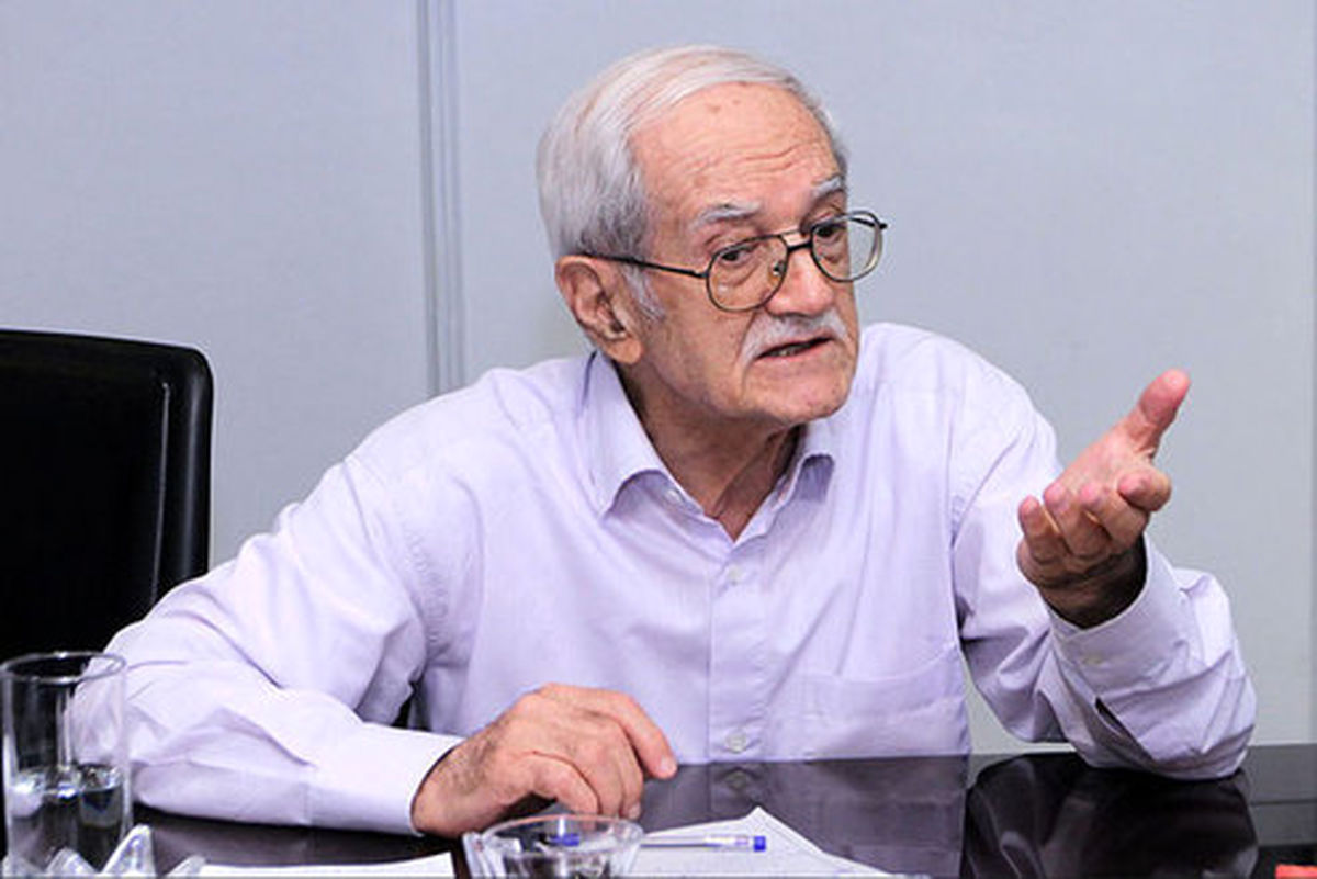 دکتر ابراهیم رزاقی، منتقد سیاست‌های اقتصادی واردات‌محور، درگذشت