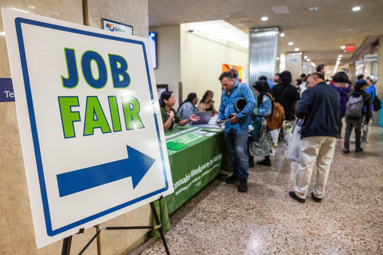 فدرال رزرو پس از گزارش سپتامبر مسیر نرخ بهره را تغییر می‌دهد؟