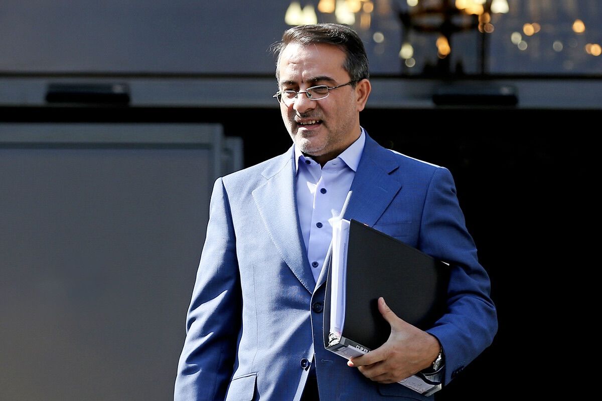 چرا کاهش ۱۵ درصدی نیروی انسانی برنامه هفتم اجرایی نمی‌شود؟ توضیحات رئیس سازمان استخدامی