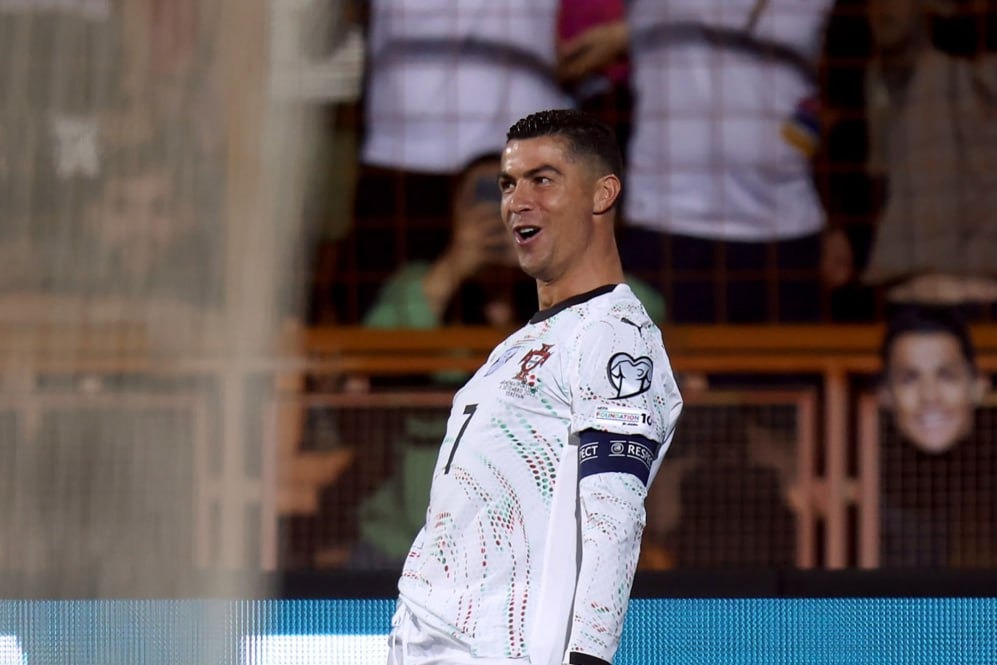 محرومیت رونالدو در راه است؟ کارت قرمز برابر ایرلند دردسر تازه برای پرتغال