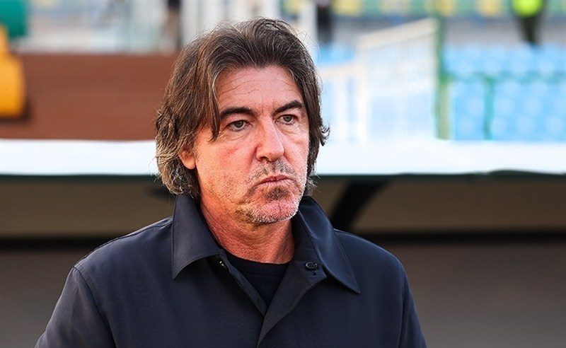 سرمربی استقلال: بازی با شرایط کنونی دشوار است