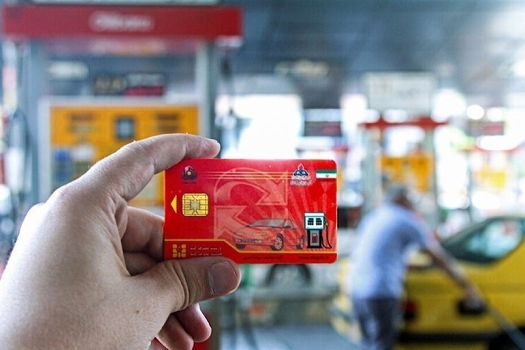 سهمیه بنزین خودروهای تعویض پلاکی قطع نمی‌شود؛ توضیحات مهم مسئولان