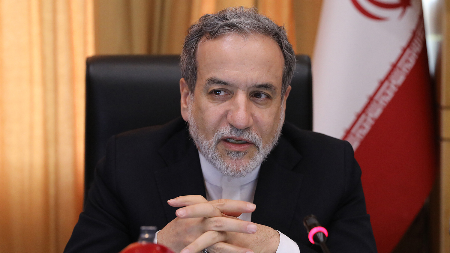 وزیر خارجه: هیچ کشوری را بی‌چون‌وچرا اعتماد نمی‌کنیم