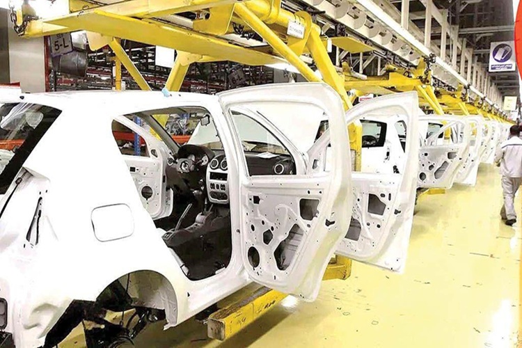 بازار خودرو در رکود تورمی شدید؛ قیمت‌ها ۴۰ درصد افزایش می‌یابد