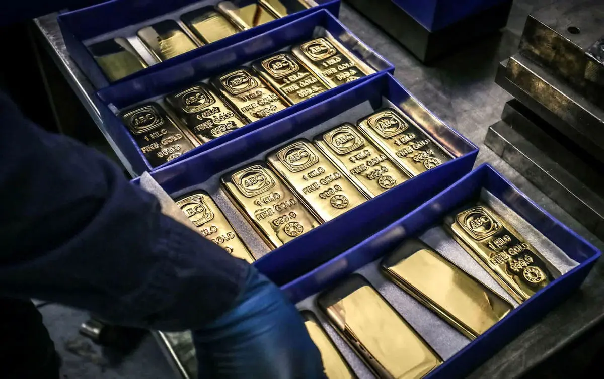 نوسان طلا در محدوده ۴۰۰۰ دلار؛ سرمایه‌گذاران در انتظار تصمیم فدرال رزرو