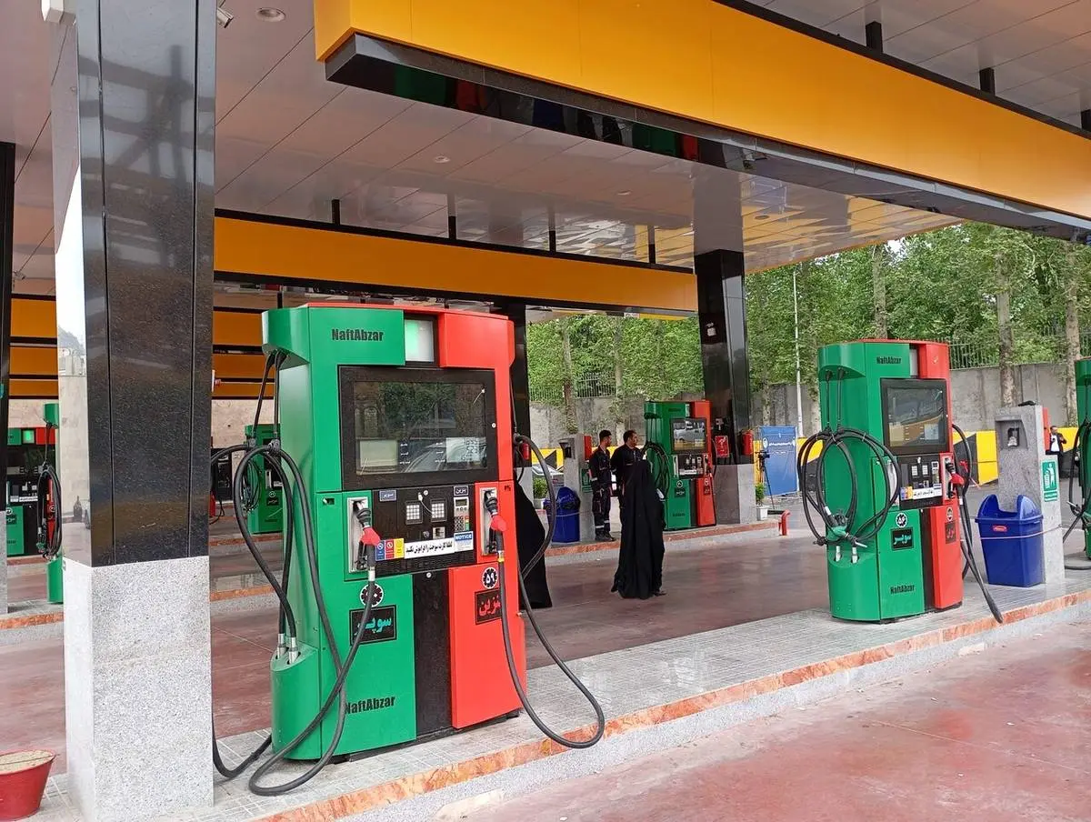 مدیرعامل بورس: عرضه بنزین سوپر ۳۰۰ هزار لیتری تکمیل شد