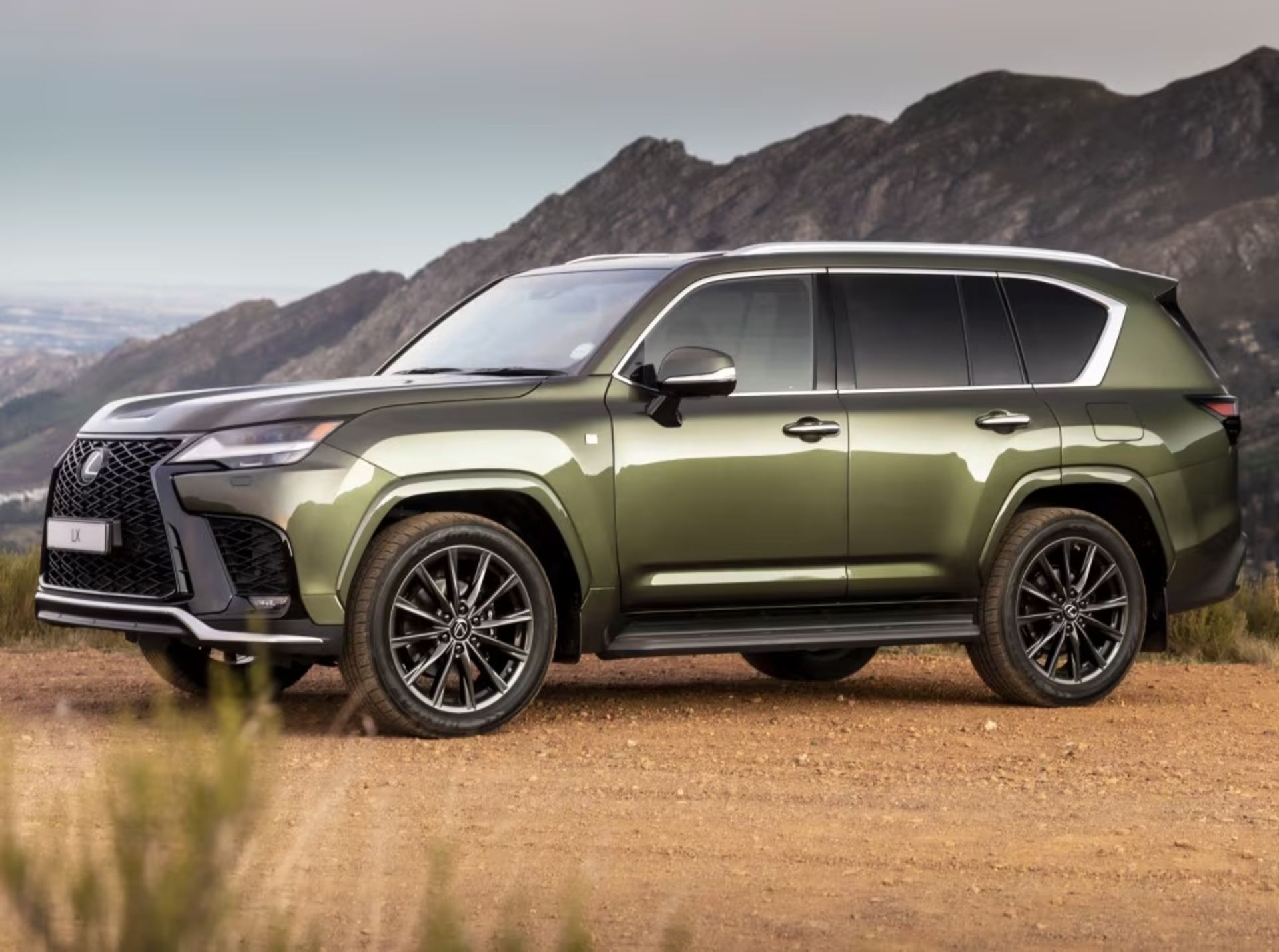 لکسوس LX600 با موتور ۳.۵ لیتری و امکانات رفاهی پیشرفته؛ آیا ارزش هزینه دارد؟