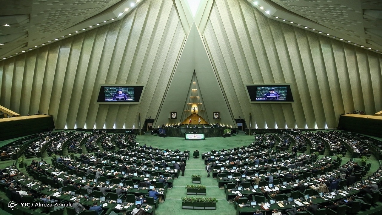 دوره کارشناسی سه‌ساله می شود؟