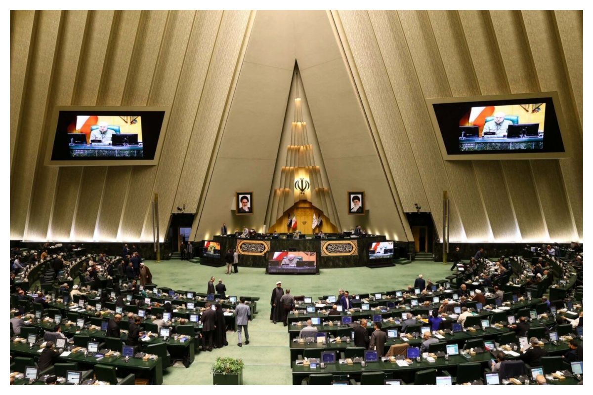 سقوط رشد اقتصادی از ۳.۱ به منفی؛ فاصله جدی با اهداف برنامه هفتم توسعه