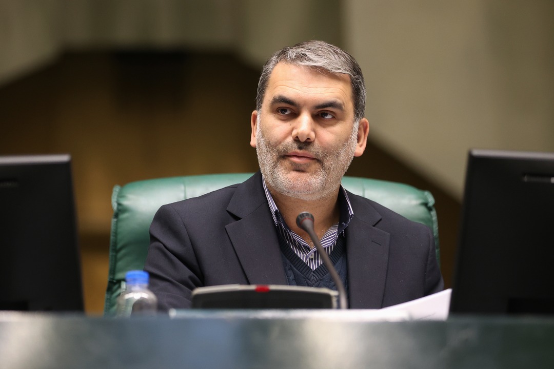 زنگنه: رشد ۸ درصد اقتصادی، تنها راه حل مشکلات کشور است