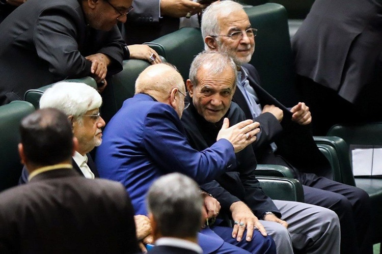 تنش در دولت چهاردهم؛ اختلاف عارف با قائم‌پناه و حاجی‌میرزایی علنی شد