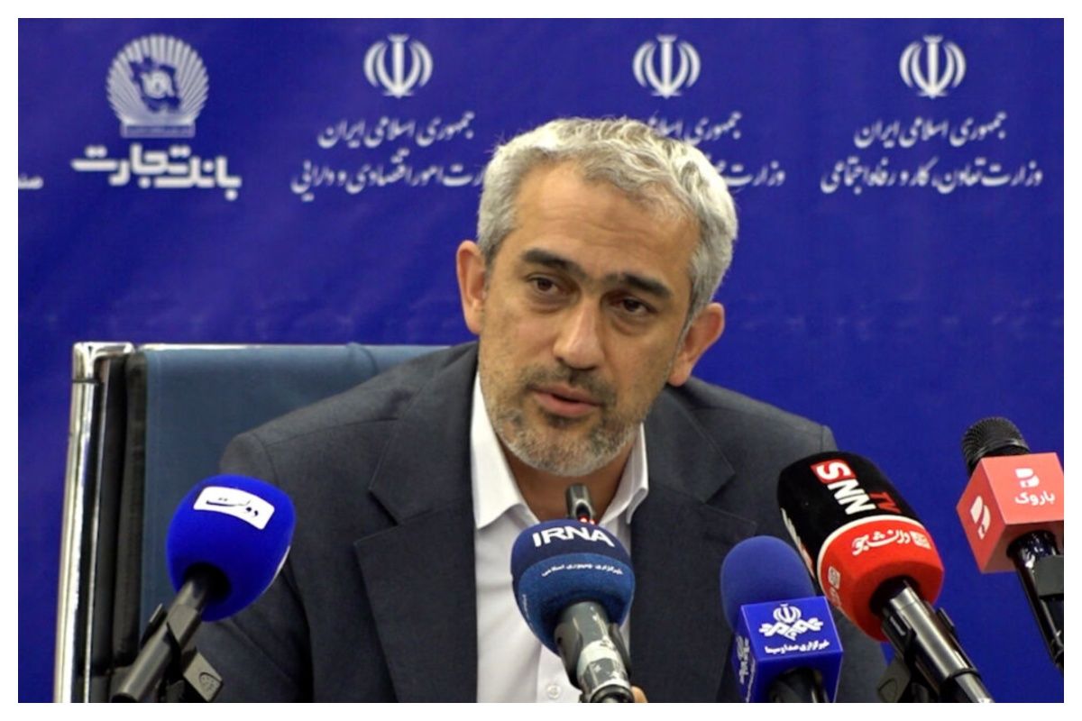 وزیر اقتصاد: موانع تجاری در مناطق آزاد به حداقل می‌رسد