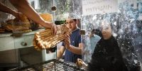 شهروندان مشهدی: چرا ناگهان نان گران شد؟ شهروندان مشهدی: چرا ناگهان نان گران شد؟