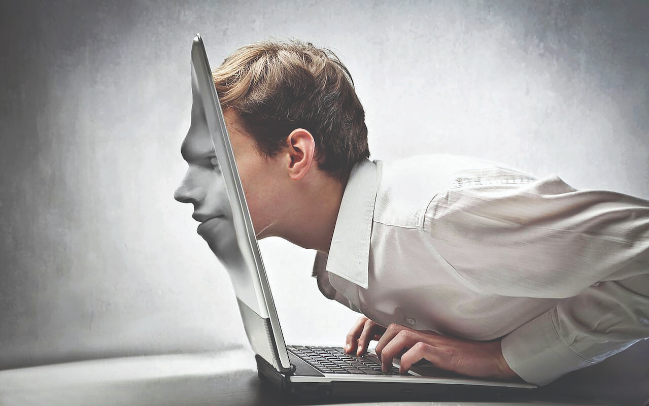 نبرد نابرابر علم و شهرت!