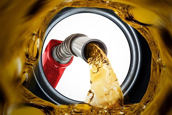 عضو کمیسیون انرژی: بنزین در حقیقت ۴ نرخی است، نه سه نرخی