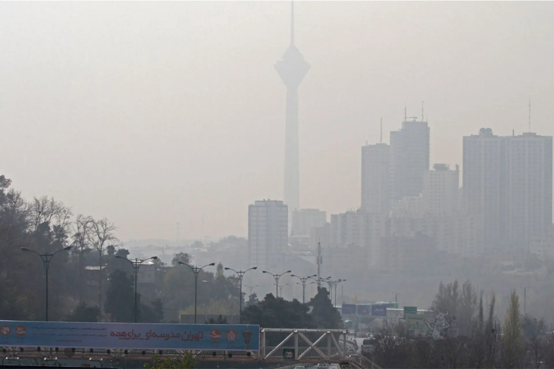 وقتی سکون جو و تراکم خودروها تهران را درگیر آلودگی می‌کند