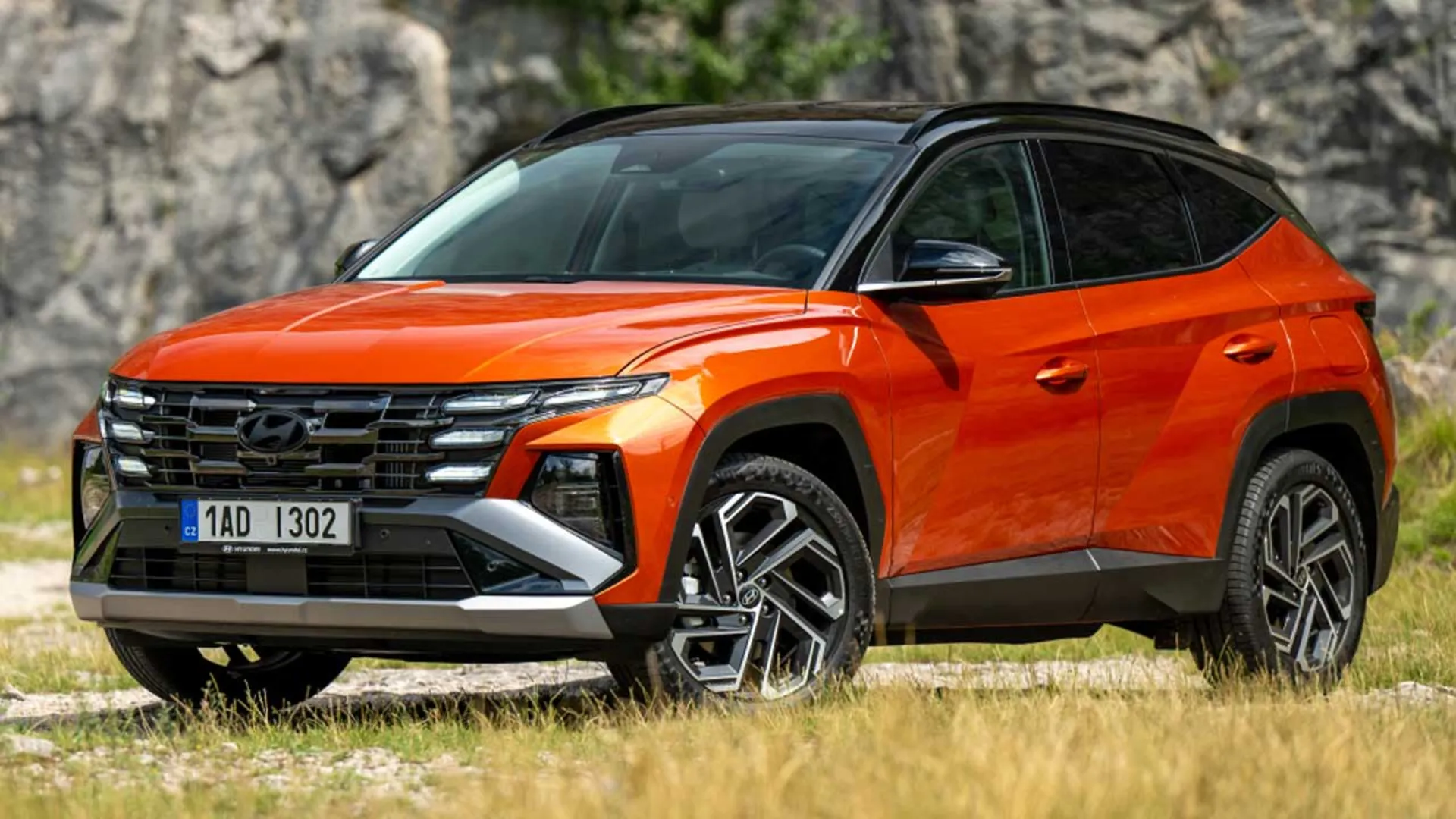 تعرفه خودروهای بنزینی، هیبریدی و برقی در سال ۱۴۰۴ تعیین شد