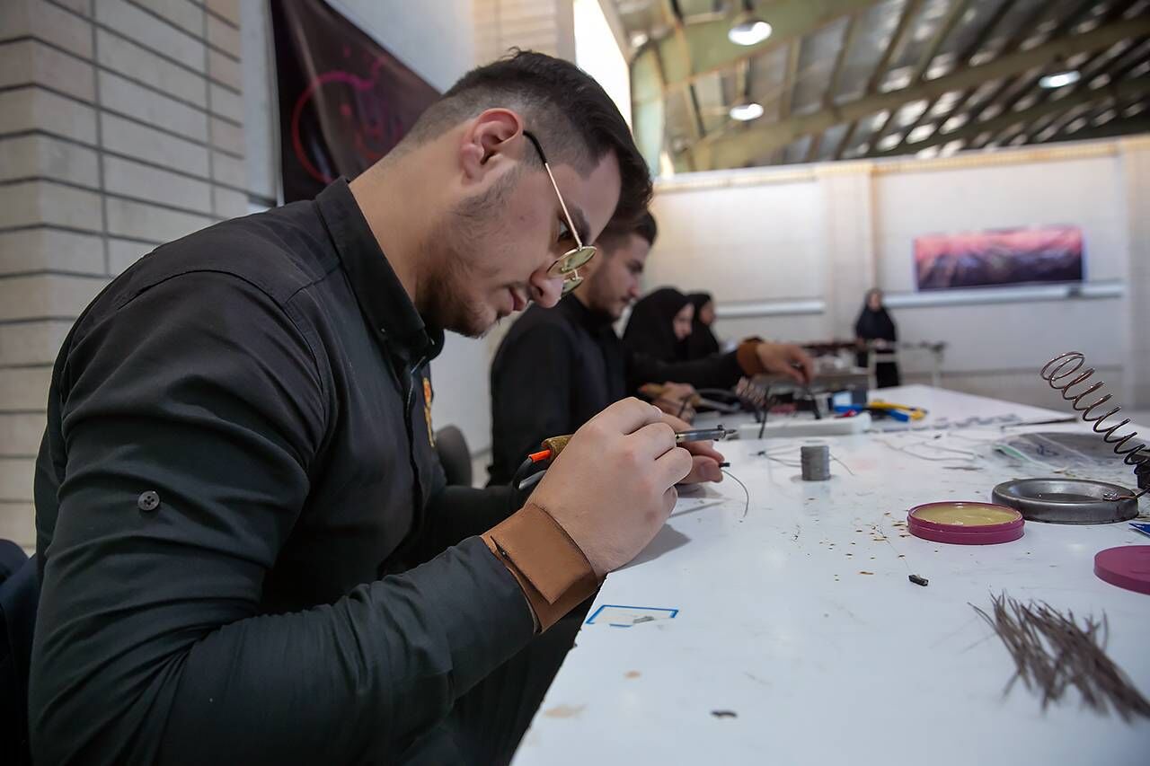 حاجی دلیگانی: بازپرداخت وام اشتغال مددجویان کوتاه شده، فشار مالی بر آن‌ها زیاد است